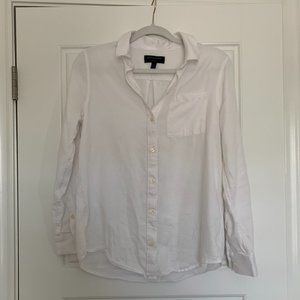 Banana Republic Factory Boyfriend White Button Down Shirt (Small)